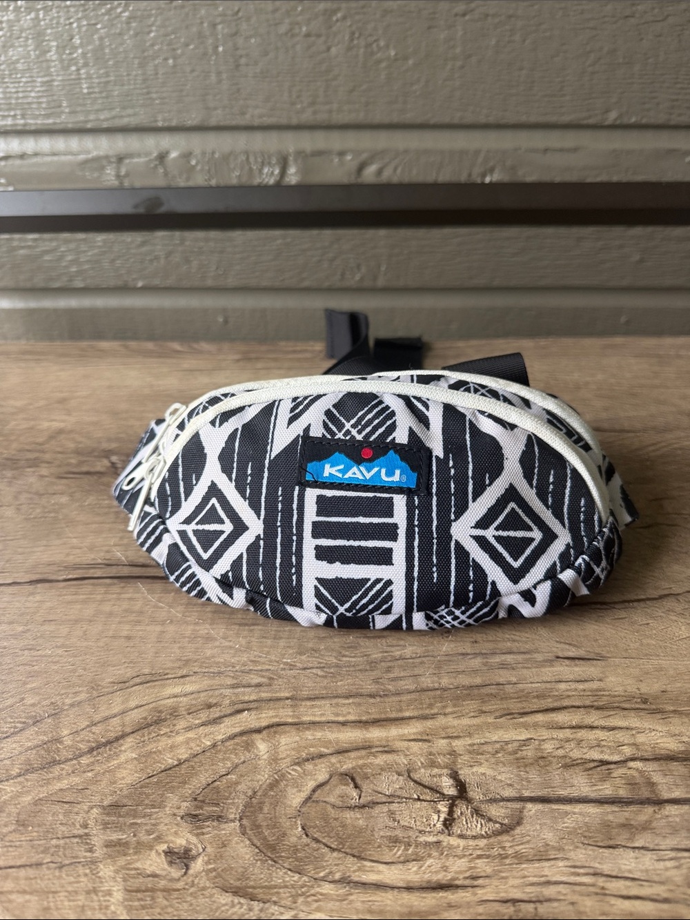 Kavu Black & White Geometric Mini Waist Pack